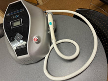 Load image into Gallery viewer, Viora Trios Dermatology Cosmetic Contouring Radiofrequency Aesthetic Device