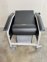 Load image into Gallery viewer, NEW UNUSED WINCO Medical Furnishing Care Cliner 6531 Geriatric Clinical Recliner