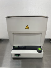 Load image into Gallery viewer, Buchi Labortechnik Medical Pharma Laboratory Dental Evaporation System