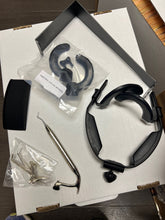 Load image into Gallery viewer, Claronav Navident Dental Dynamic 3D Implant Navigation System
