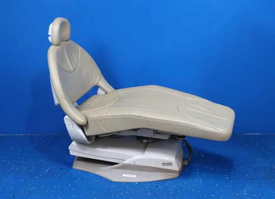 Midmark Elevance Ultracomfort Dental Operatory Exam Chair