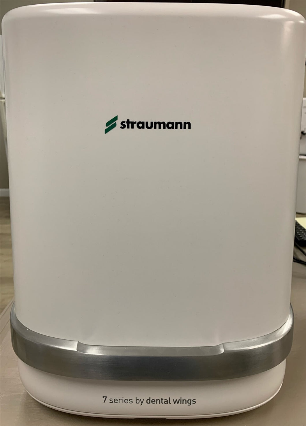 Straumann DentalWings 7 Series Dental Blue Laser Illumination Desktop Scanner