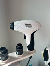 Load image into Gallery viewer, Viora V20 Medical Dermatology Hair Cellulite Acne Removal Aesthetic Laser
