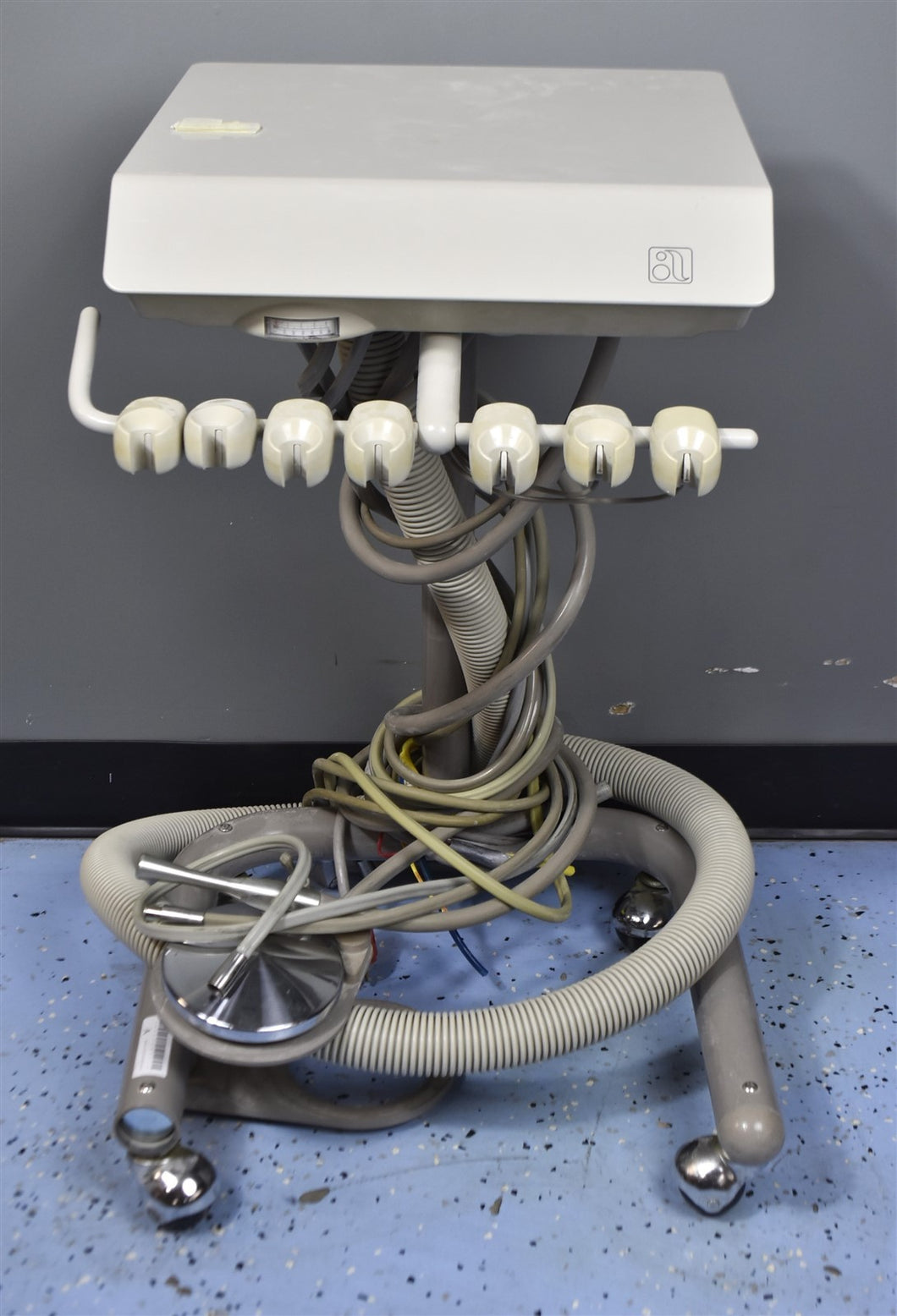 Adec 2561 Dental Dentistry Chairside Mobile Cart Delivery System