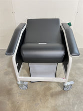 Load image into Gallery viewer, NEW UNUSED WINCO Medical Furnishing Care Cliner 6531 Geriatric Clinical Recliner
