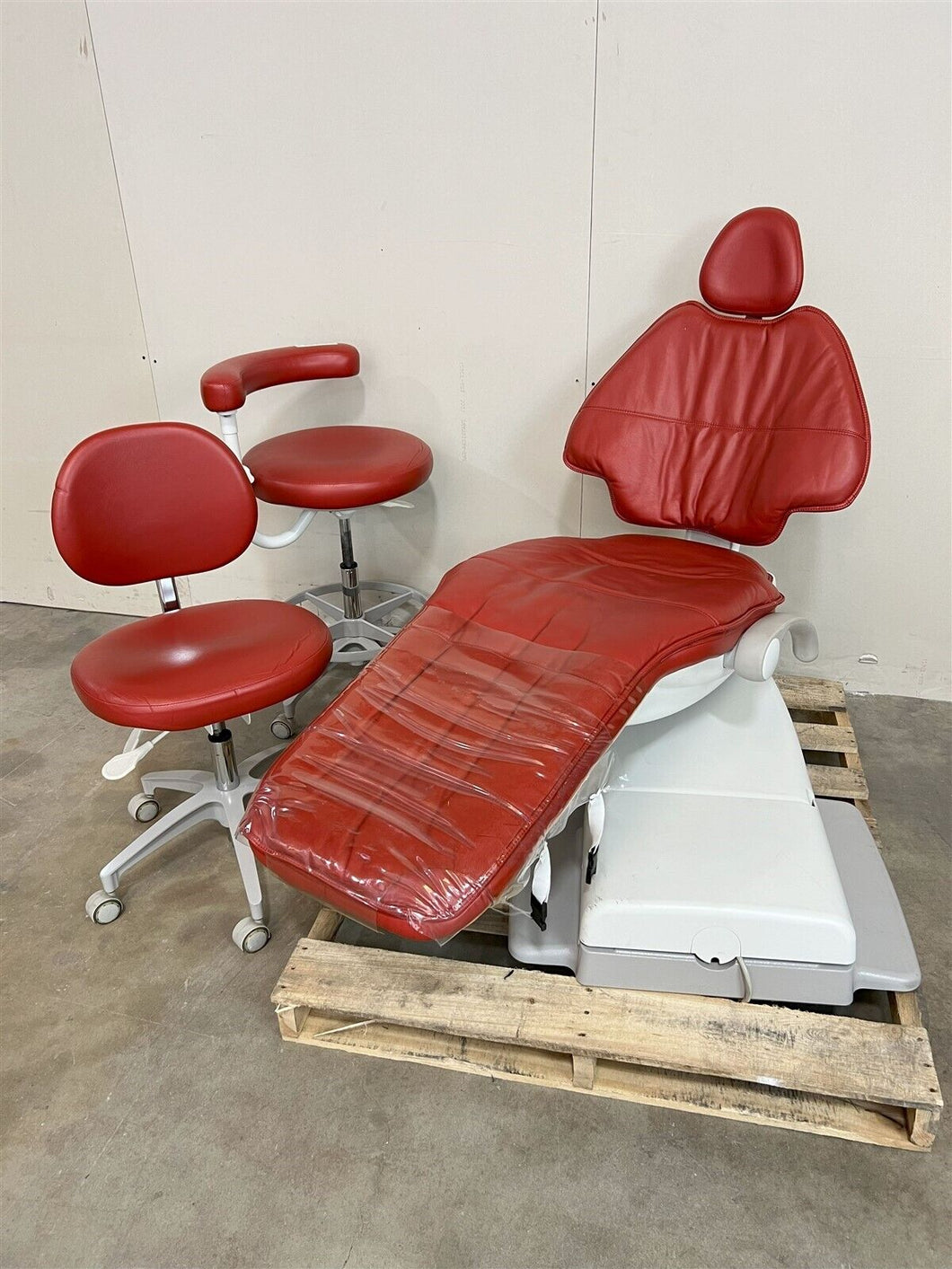 Adec 511 Dental Dentistry Ergonomic Exam & Treatment Chair w/ Dr and Asst Stools