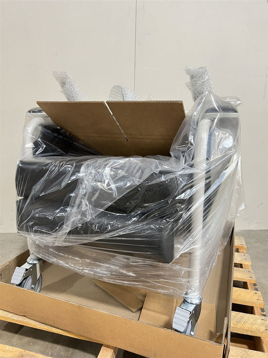 NEW UNUSED WINCO Medical Furnishing 2615 Geriatric Clinical Recliner