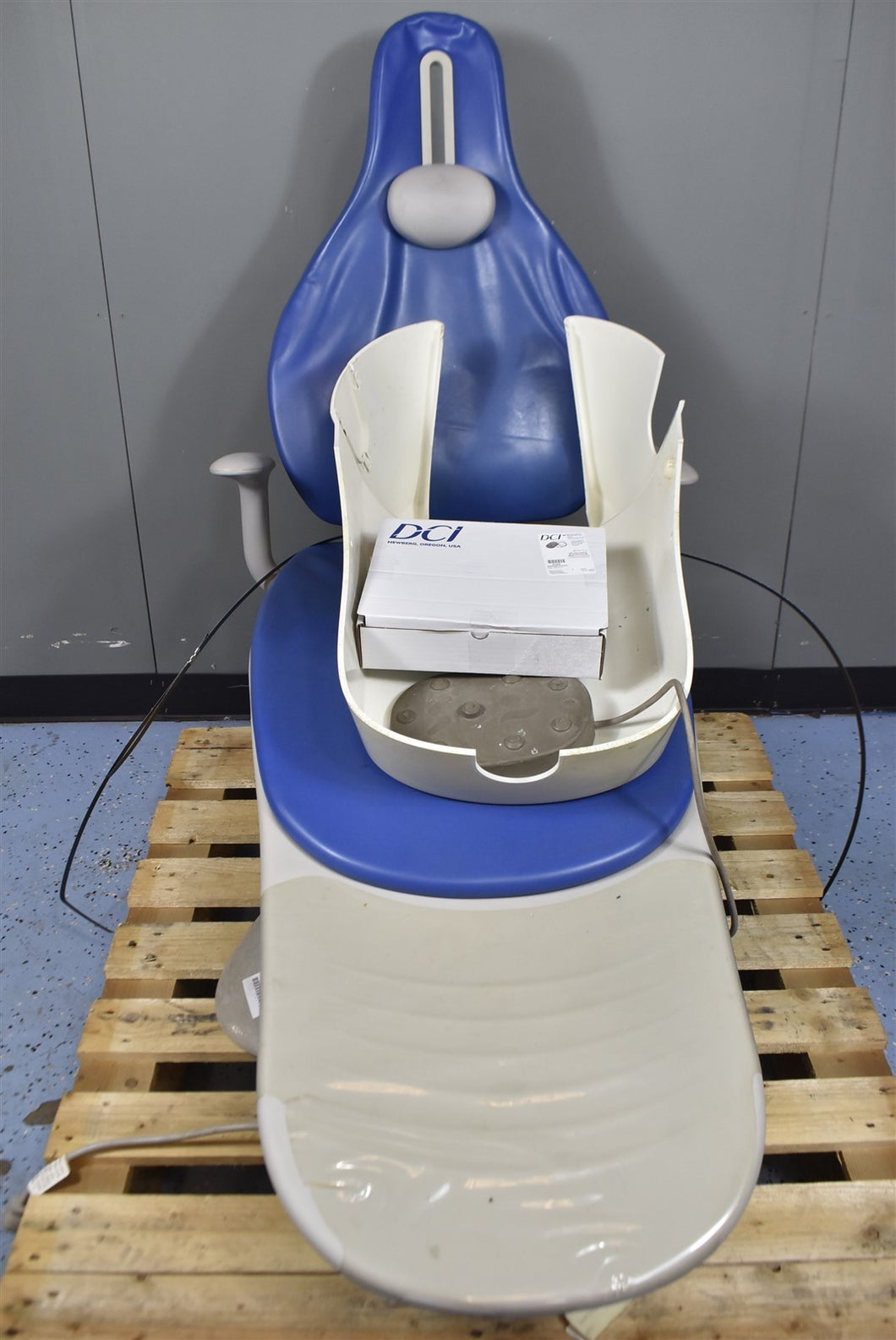 Adec 311 Dental Ergonomic Patient Exam and Treatment Chair