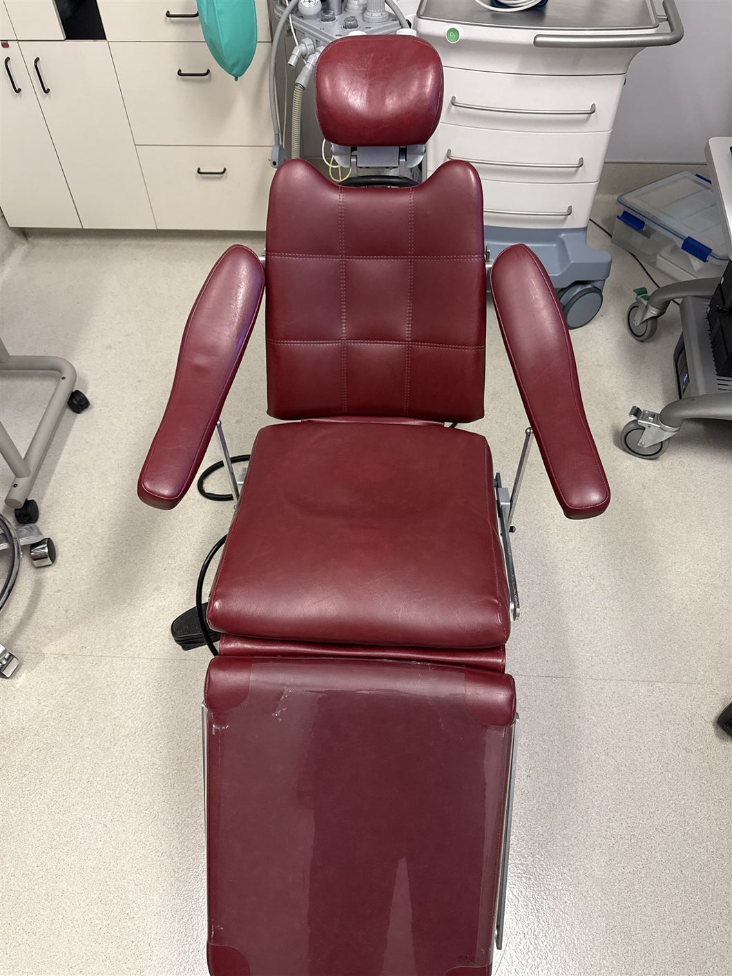 Lot of 3 Dexta MK9S Oral Surgery & Orthodontic Exam Chairs w/ Stools