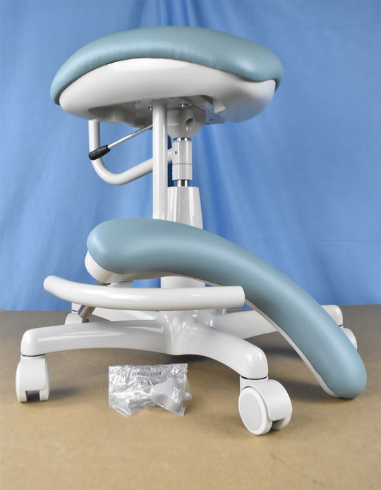 NEW UNUSED Midmark Dental Ergonomic Adjustable Assistant Stool