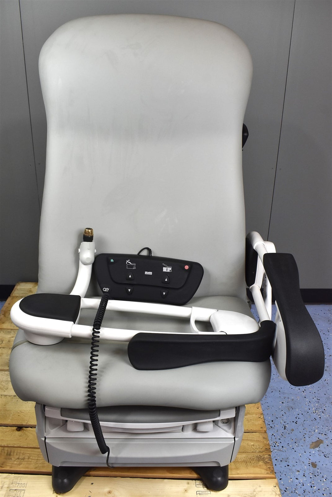 Midmark 626-005 Barrier-Free Dental Medical Examination Chair FOR PARTS