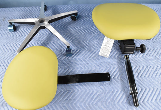 NEW UNUSED Belmont 090 Adjustable Contoured Clinical Dental Doctor Stool