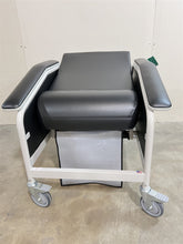 Load image into Gallery viewer, NEW UNUSED WINCO Medical Furnishing Care Cliner 6531 Geriatric Clinical Recliner
