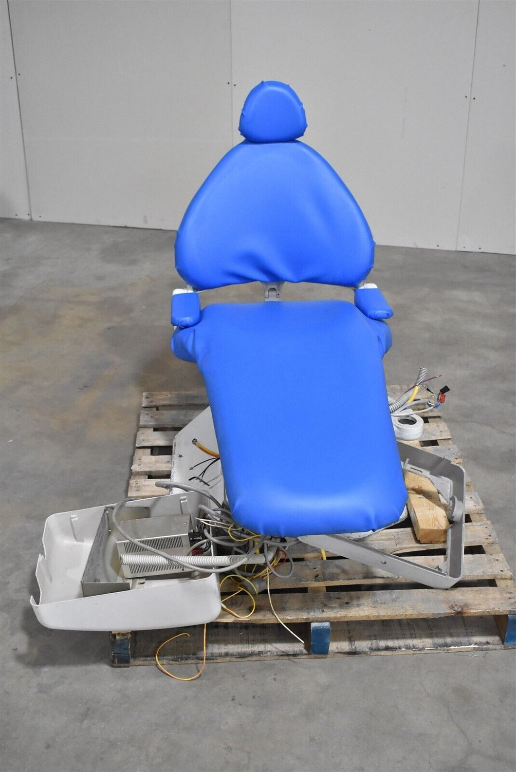 Adec 1040 Dental Dentistry Ergonomic Exam Chair