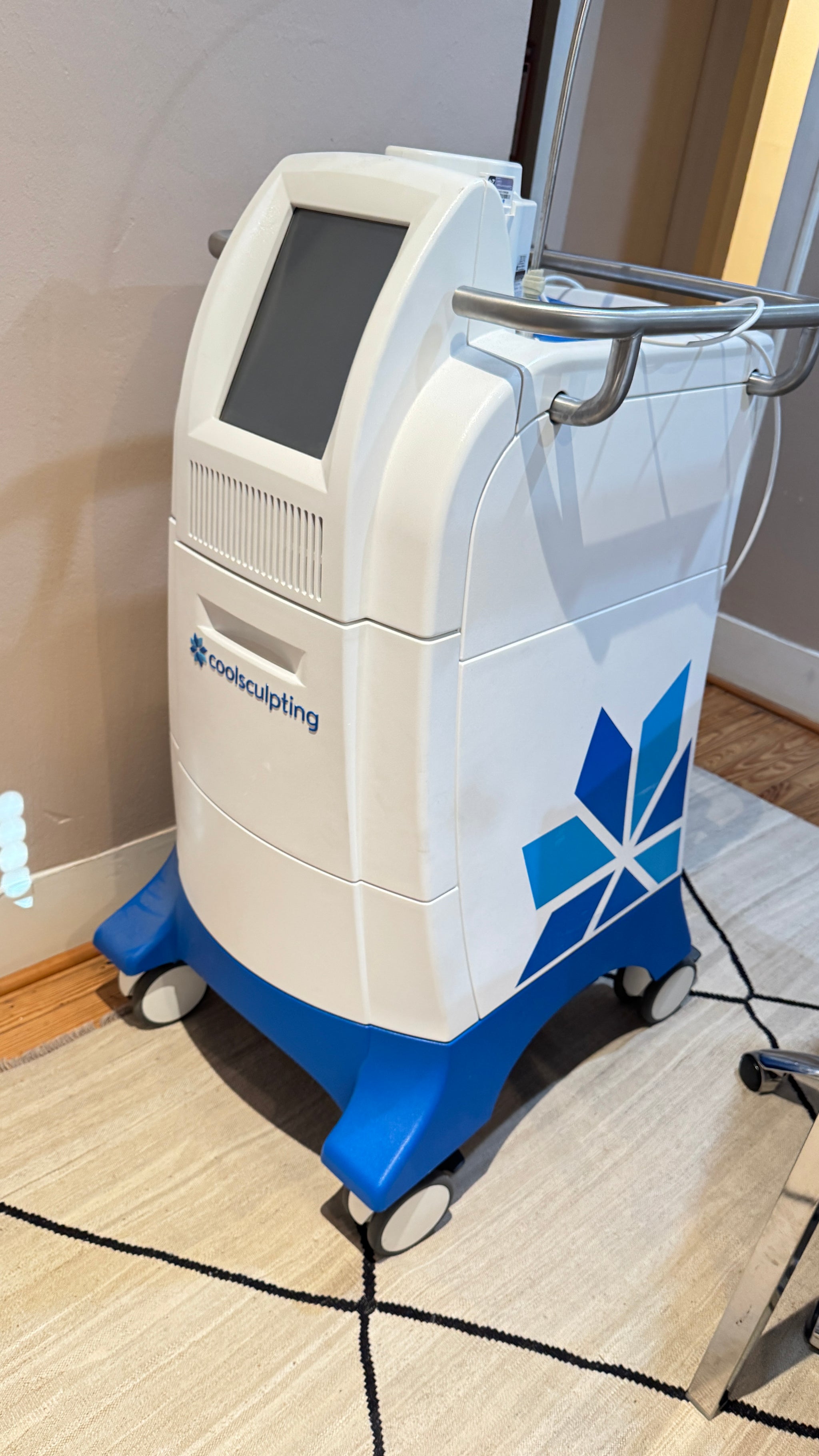 Zeltiq CoolSculpting Medical Non-Invasive Body-Contouring